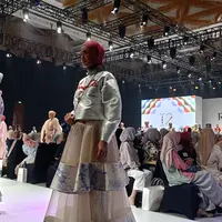 Ria Miranda hadirkan koleksi busana yang bawa nostalgia masa kecil