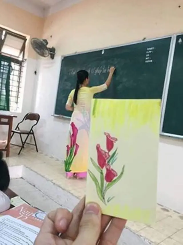 Siswa Ini Tunjukkan Pakaian Gurunya Mirip Alat Tulis, 6 Fotonya Kocak Banget