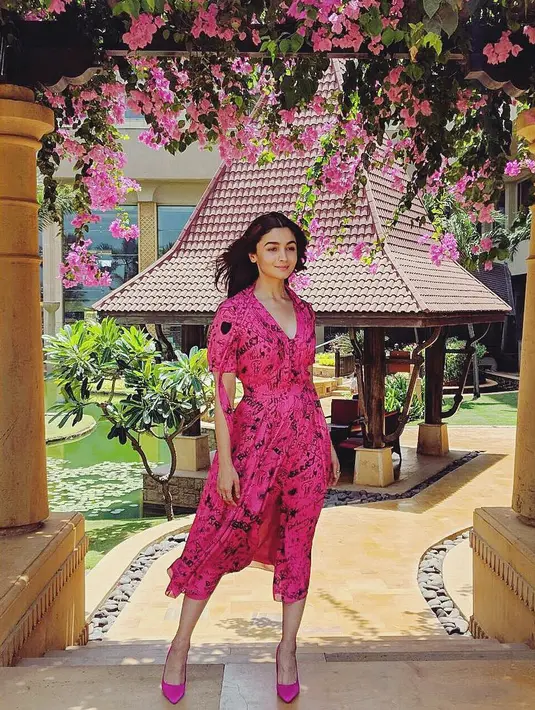 Bahkan Raazi dikabarkan menjadi salah satu film fenomenal di pertengahan tahun 2018 ini. Di awal penayangannya saja, film ini sudah meraih Rp 14 miliar. (Foto: instagram.com/aliaabhatt)