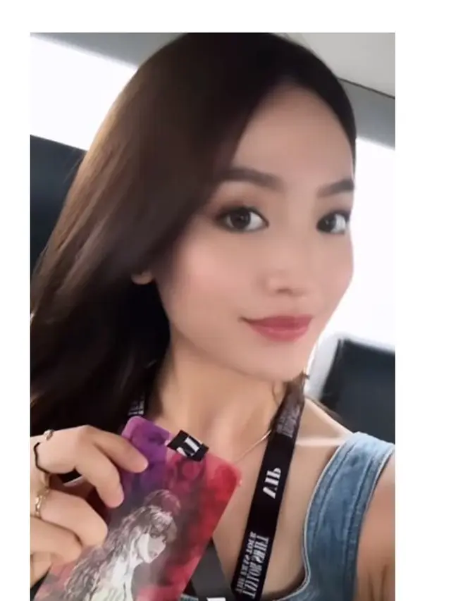 7 Potret Natasha Wilona Nonton Konser Taylor Swift dengan Ibunda, Seru Abis