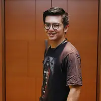 Dengan memasak pula, ia lebih banyak memiliki waktu bersama dengan anak dan istrinya. Kalau dulu, ia mengaku memasak hanya untu keluarganya, tapi kini, ia mulai menjualnya secara online. (Nurwahyunan/Bintang.com)