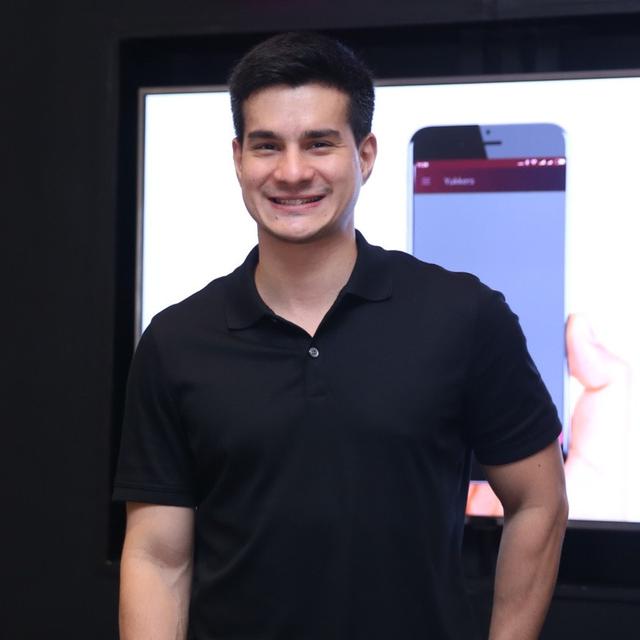 [Bintang] Steve Emmanuel