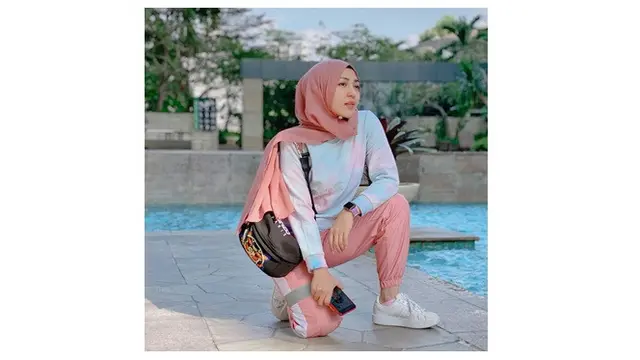 5 Potret Chacha Sherly Eks Trio Macan Tampil Sporty dengan Hijab, Curi Perhatian