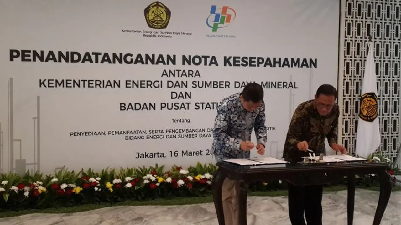 Kementerian ESDM dan BPS menyepakati pertukaran data pada sektor ESDM, Jumat (16/3/2018). (Wicak/Liputan6.com)