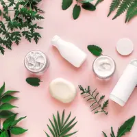 ilustrasi produk skincare untuk mengatasi comedonal acne/ Oksana Mizina/shutterstock