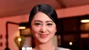 Saat ditemui di gelaran Jakarta Fashion Week 2016 di Senayan City, Jakarta pada Kamis (29/10/2015), Dewi Perssik tampil anggun mengenakan busana bernuansa nude (warna kulit) yang membalut tubuh indahnya. (Andy Masela/Bintang.com)