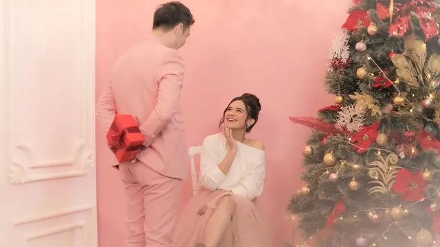 Pemotretan Audi Marissa dan Anthony Xie bertema Natal. (Sumber: Instagram/fdphotography90)