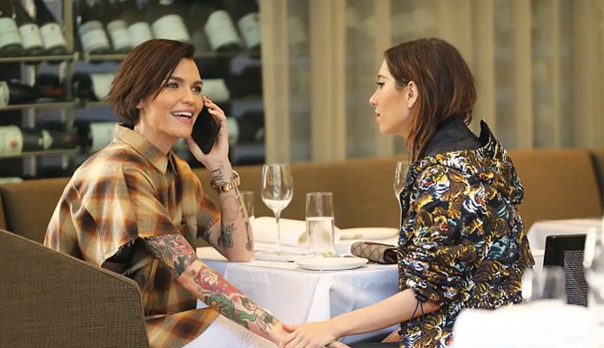 Kendati demikian mereka masih saling mencintai dan akan terus mendukung. (Daily Mail)