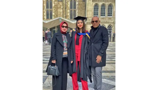 6 Potret Wisuda Citra Aulia, Mantan Pacar Al Ghazali yang Kuliah di London