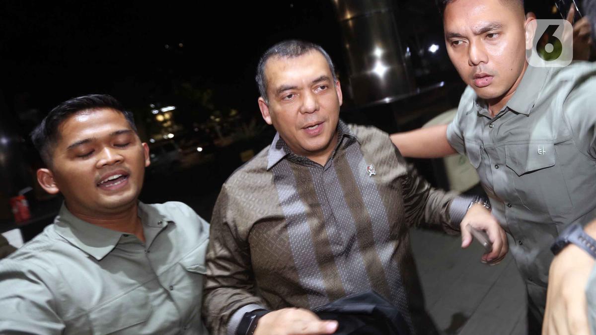 Jelang Tengah Malam, Wamen Imipas Silmy Karim Serahkan Diri ke KPK