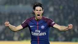 1. Edinson Cavani (Paris Saint-Germain) - 20 Gol (2 Penalti). (AP/David Vincent)