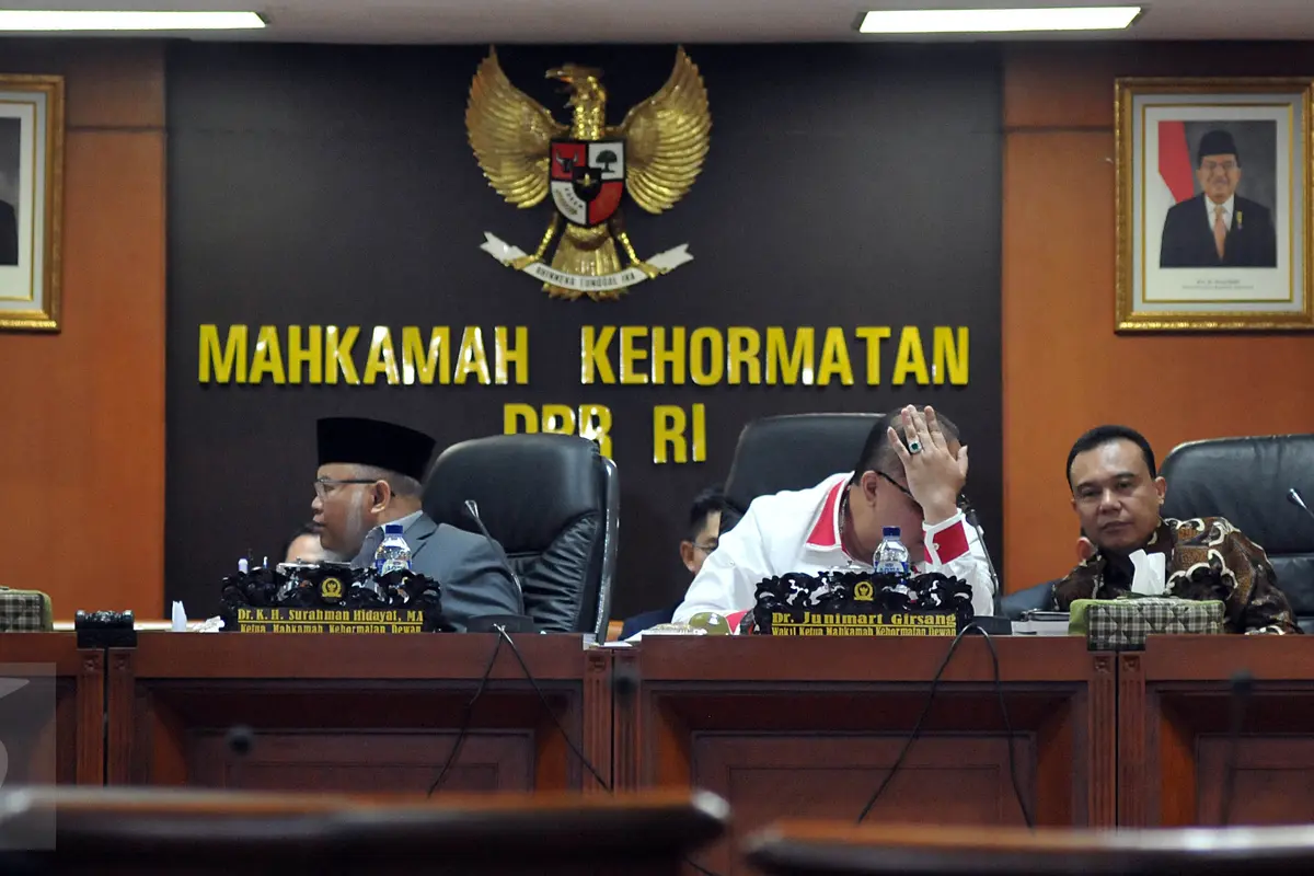 20151216-Jelang Sidang Putusan Setnov di MKD-Jakarta-Johan Tallo