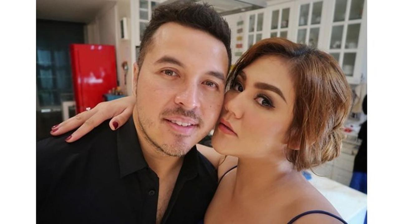 Jodoh Tak ke Mana, 7 Seleb Ini Menikah dengan Mantan Pacar