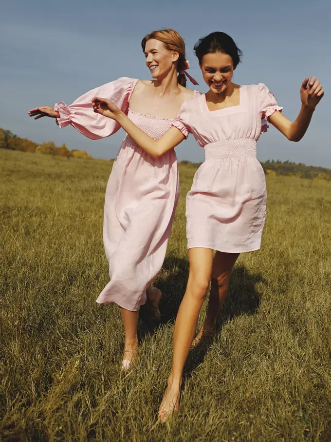 Sleeper Hadirkan Gaun Musim Panas Bergaya Chic