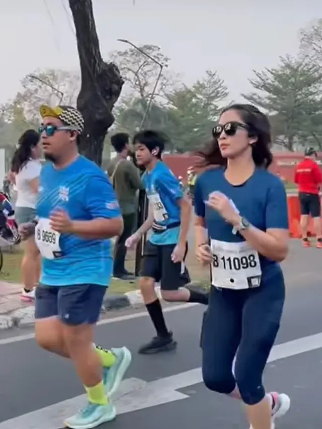 Ussy Sulistiawaty ikut maraton (Instagram/ussypratama)