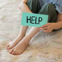 ilustrasi minta tolong help/Marys Poly/Shutterstock