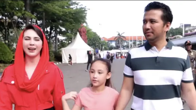 Potret Kedekatan Arumi Bachsin dengan Anak Perempuannya