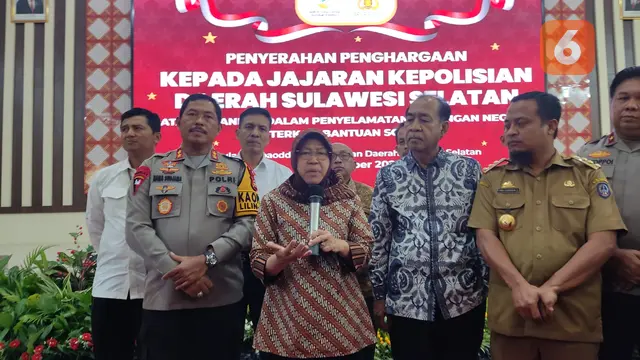 Penghargaan untuk jajaran Polda Sulsel dari Mensos Tri Risma Harini (Liputan6.com/Fauzan)