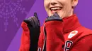 Kaetlyn Osmond tersenyum usai pertandingan figure skating selama Olimpiade Musim Dingin 2018 di Gangneung Ice Arena, Gangneung, Korea Selatan (21/2). Kaetlyn merupakan atlet Kanada kelahiran 5 Desember 1995. (AFP Photo/Mladen Antonov)
