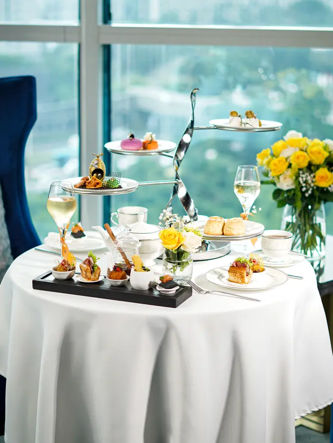 Eksplorasi Rasa Manis Madu Asli Indonesia di Sajian Afternoon Tea Ritz-Carlton Pacific Place