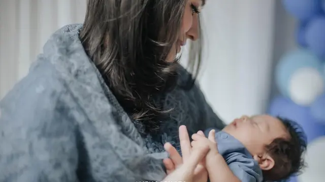 7 Momen Akikah Anak Adly Fairuz dan Angbeen Rishi, Penuh Kehangatan