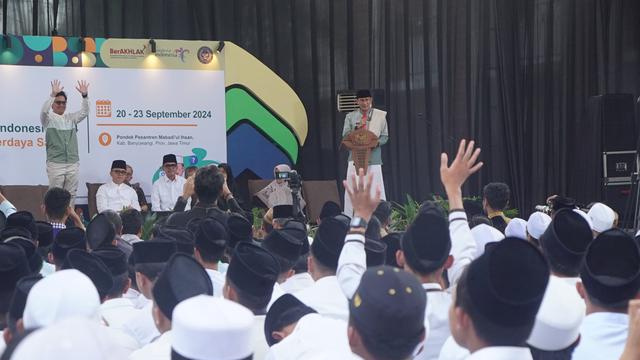 Menparekrap memberikan motipasi ribuan santri di Banyuwangi (Istimewa)
