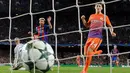 Lionel Messi mencetak satu kali hattrick bersama Barcelona saat bertanding dalam Piala Super Spanyol. (AFP/Lluis Gene)