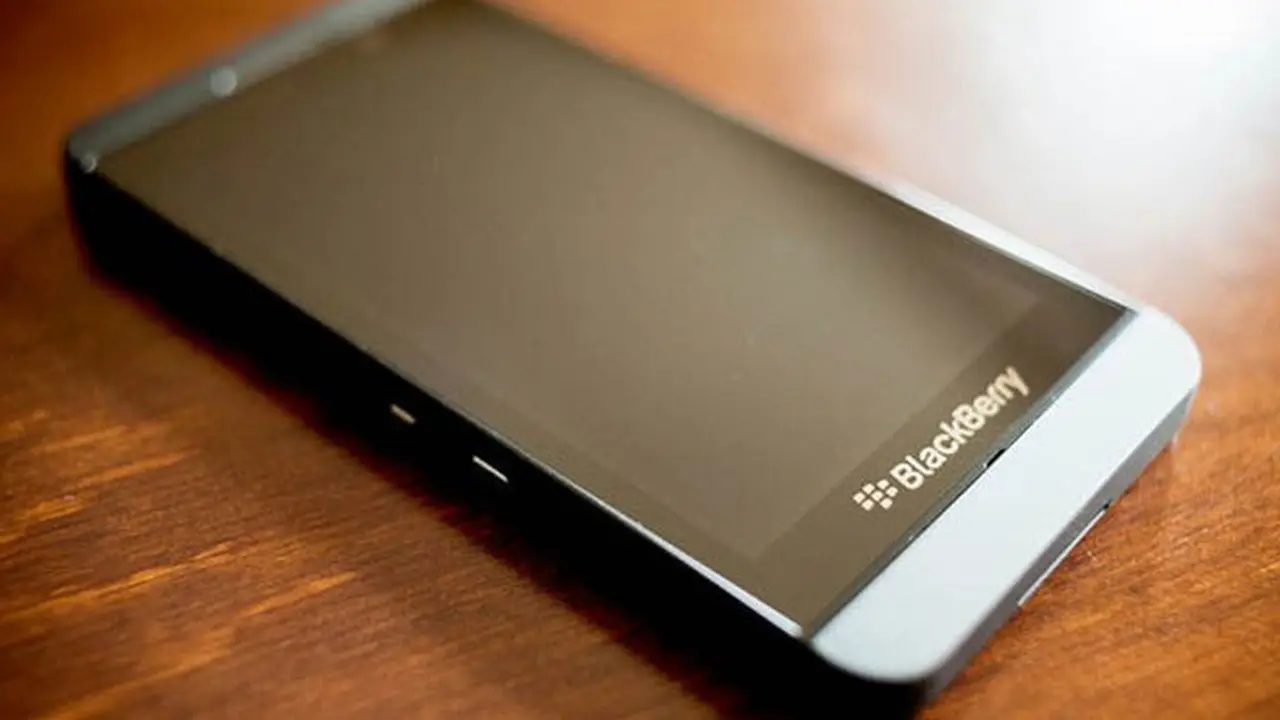 blackberry-z30-130925b.jpg