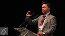 Pendiri FPCI Dino Patti Djalal saat menjadi pembicara di konferensi internasional 'In The Zone' di Jakarta, Sabtu (14/5). Konferensi bertema 'Feeding The Zone' itu membahas permasalahan dan tantangan sektor agrikultur. (Liputan6.com/Angga Yuniar)