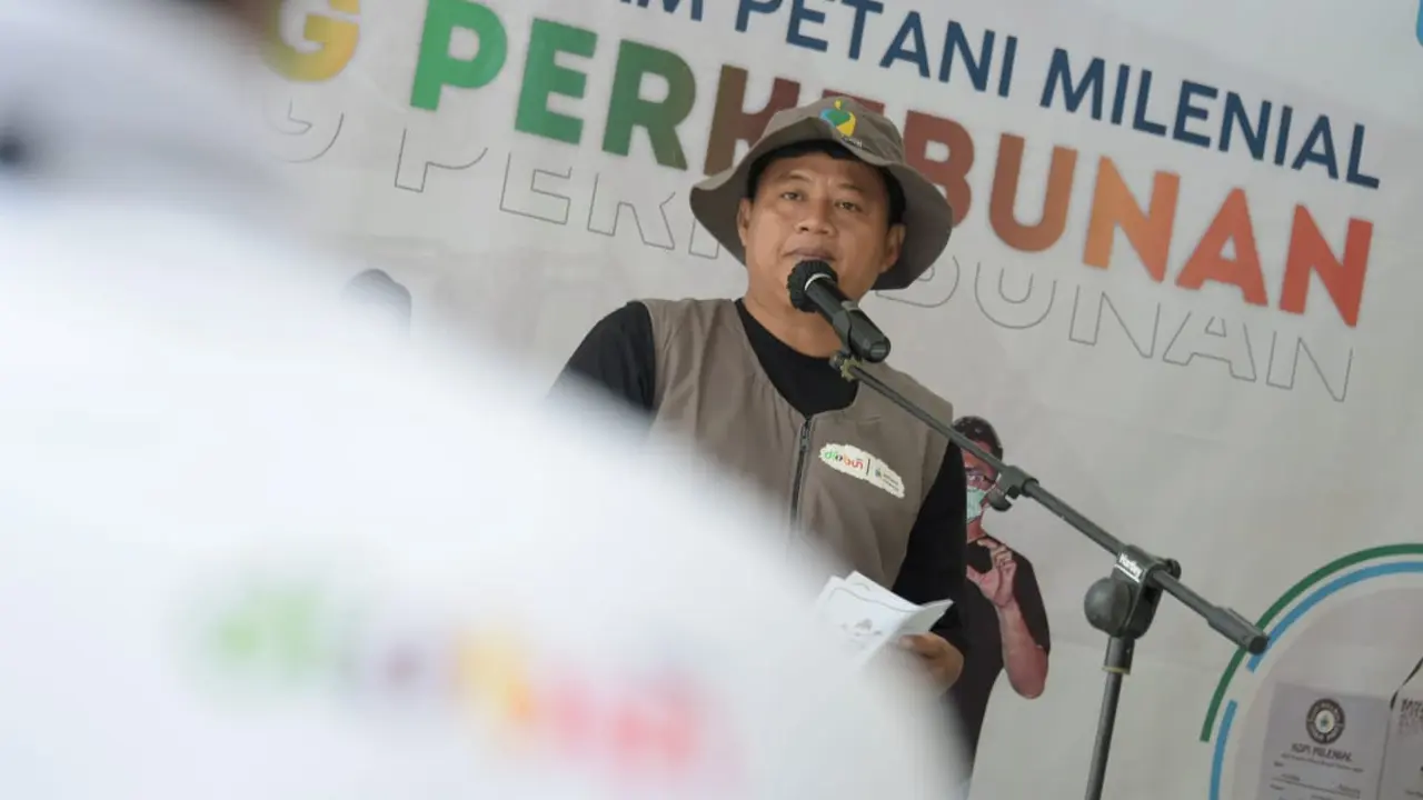Wagub Jabar Uu Ruzhanul Ulum menyatakan, regenerasi petani muda atau milenial di sektor pertanian saat ini cukup mendesak, seiring semakin berkurangnya petani yang rata-rata berusia lebih dari 44 tahun.