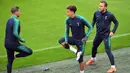 Gelandang Tottenham Hotspur, Dele Alli, saat sesi latihan jelang laga semifinal Liga Champions di Stadion Johan Cruyff, Rabu (8/5). Tottenham Hotspur akan menghadapi Ajax Amsterdam. (AFP/Emmanuel Dunand)