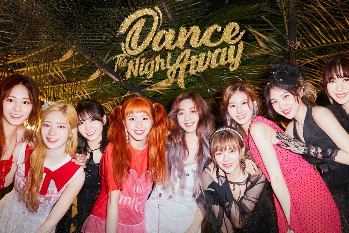 [Bintang] Dance The Night Away, Comeback dan Keceriaan TWICE di Musim Panas