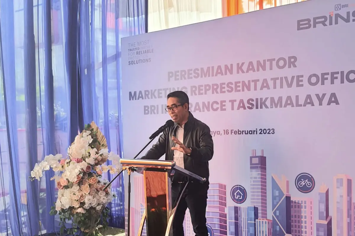 Chief Executive Officer (CEO) BRI Insurance atau juga dikenal dengan sebutan BRINS Fankar Umran meresmikan kantor Marketing Representative Office (MRO) pada hari ini, Kamis (16/2/2023) di Tasikmalaya, Jawa Barat.