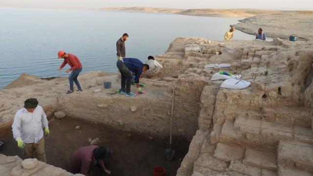 Foto tablet tanah liat yang ditemukan di situs tersebut telah dikirim ke Jerman untuk diterjemahkan. (Universitas TÃ¼bingen eScience Cente / Kurdistan Archaeology Organization)