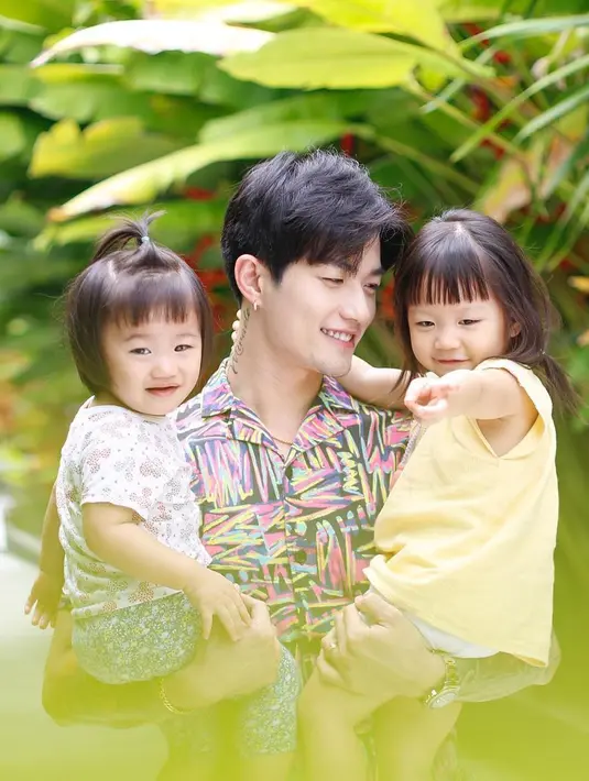 "(Liburan natal dan tahun baru) Yang dikangenin itu kalau aku, kan kalau di luar negeri itu ada snow kan, jadi yang aku kangenin itu tuh sekarang, snow," kata MoA belum lama ini. (Instagram/leejeonghoon)