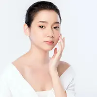 Ilustrasi perempuan muda dengan kulit glowing. ©Depositphotos/kitthanes_r.hotmail.com