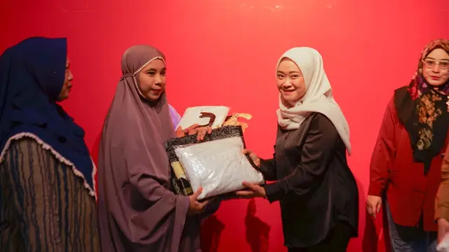 Jelang Hari Raya Idulfitri, MH Said Abdullah Berbagi Paket Lebaran untuk Warga Binaan Rutan Kelas IIB Sumenep