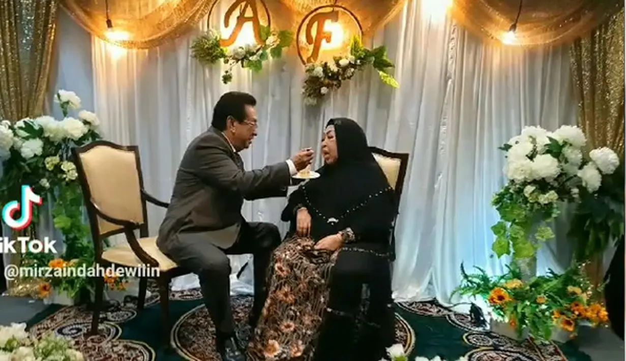 Anwar Fuady dan Farida Cosim (Instagram/mirzaindahdewi)
