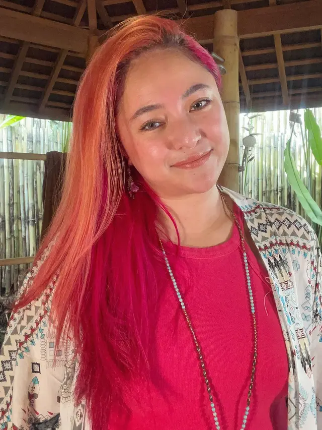 6 Potret Penampilan Baru Marshanda dengan Rambut Pink, Banjir Pujian