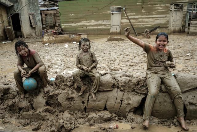 Gangguan Kesehatan Hantui Anak-anak Korban Bencana Banjir Bandang Sumatera