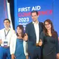 Acara Hansaplast First Aid Conference 2023 yang dihadiri (Ki-Ka) dr. Kevin Mak, sebagai dokter umum dan influencer kesehatan, Yosephine Carolline, Senior Brand Manager Hansaplast PT Beiersdorf Indonesia, Christopher Vierhaus, Group Brand Manager Health Care Beiersdorf Indonesia, dan Vivilya Lukman, Head of Sales & SNCM Health Care PT. Beiersdorf Indonesia. (dok. Liputan6.com/Farel Gerald)