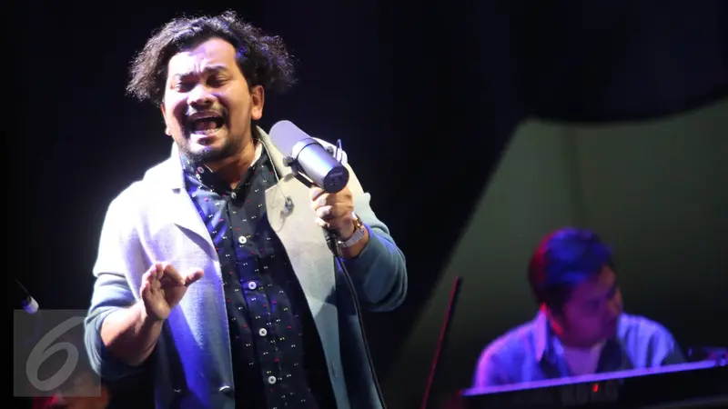 Aksi Tompi dalam Java Jazz Festival 2017