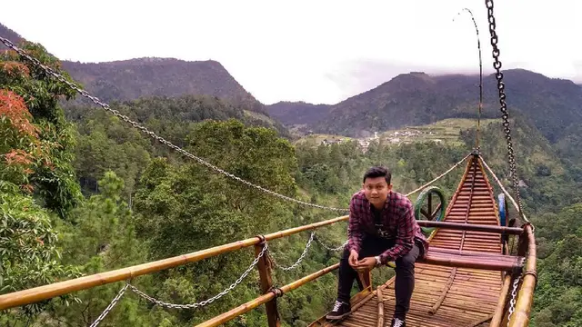 Akui Pernah Terpuruk, 6 Foto Lawas Denny Caknan Ini Curi Perhatian
