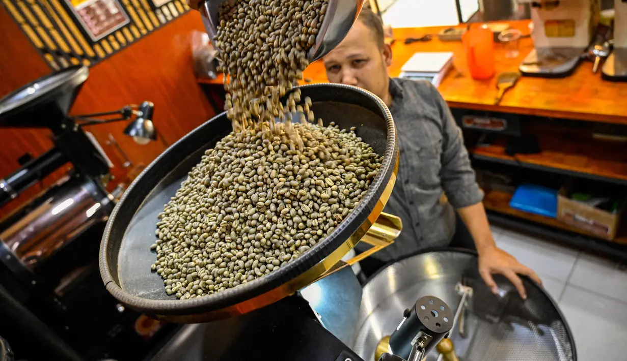 Sepanjang tahun 2024, nilai ekspor kopi Indonesia ke Amerika Serikat mencapai US$307,41 juta. (CHAIDEER MAHYUDDIN/AFP)