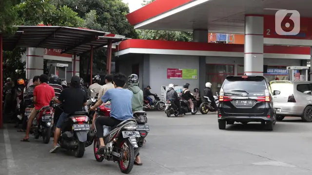 Detik-Detik Kenaikan Harga BBM Bersubsidi di SPBU