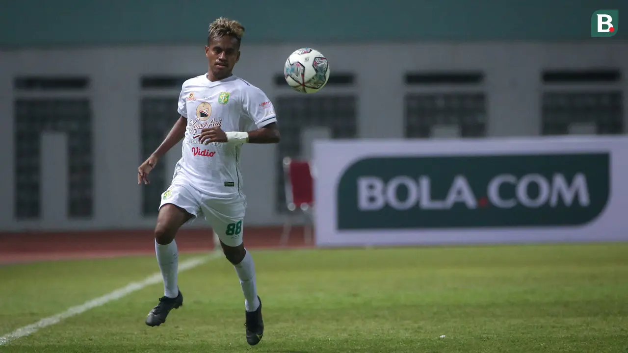 Gelandang Persebaya Muhammad Alwi Slamat