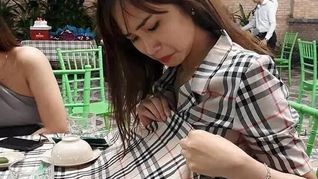 6 Potret Motif Baju Sama Dengan Taplak Meja Ini Bikin Senyum