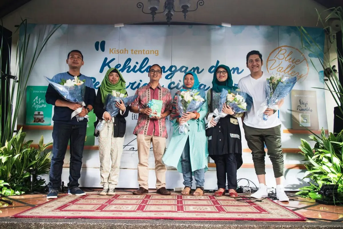 Ini Lima Penulis Sukses dalam Novel The Blue Valley Series