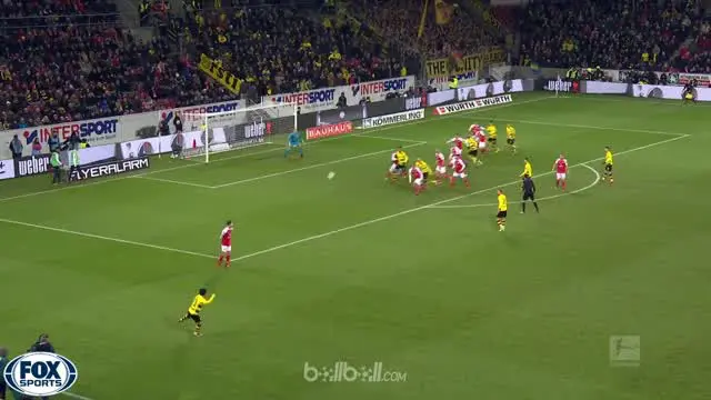 Video highlights Bundesliga antara Mainz Vs Borussia Dortmund yang berakhir dengan skor 0-2. This video is presented by Ballball.