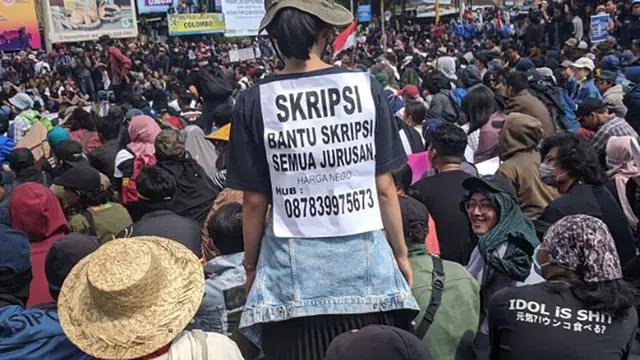 11 Poster Kocak Demo Mahasiswa Tolak RUU KUHP, Lucu tapi Bikin Baper
